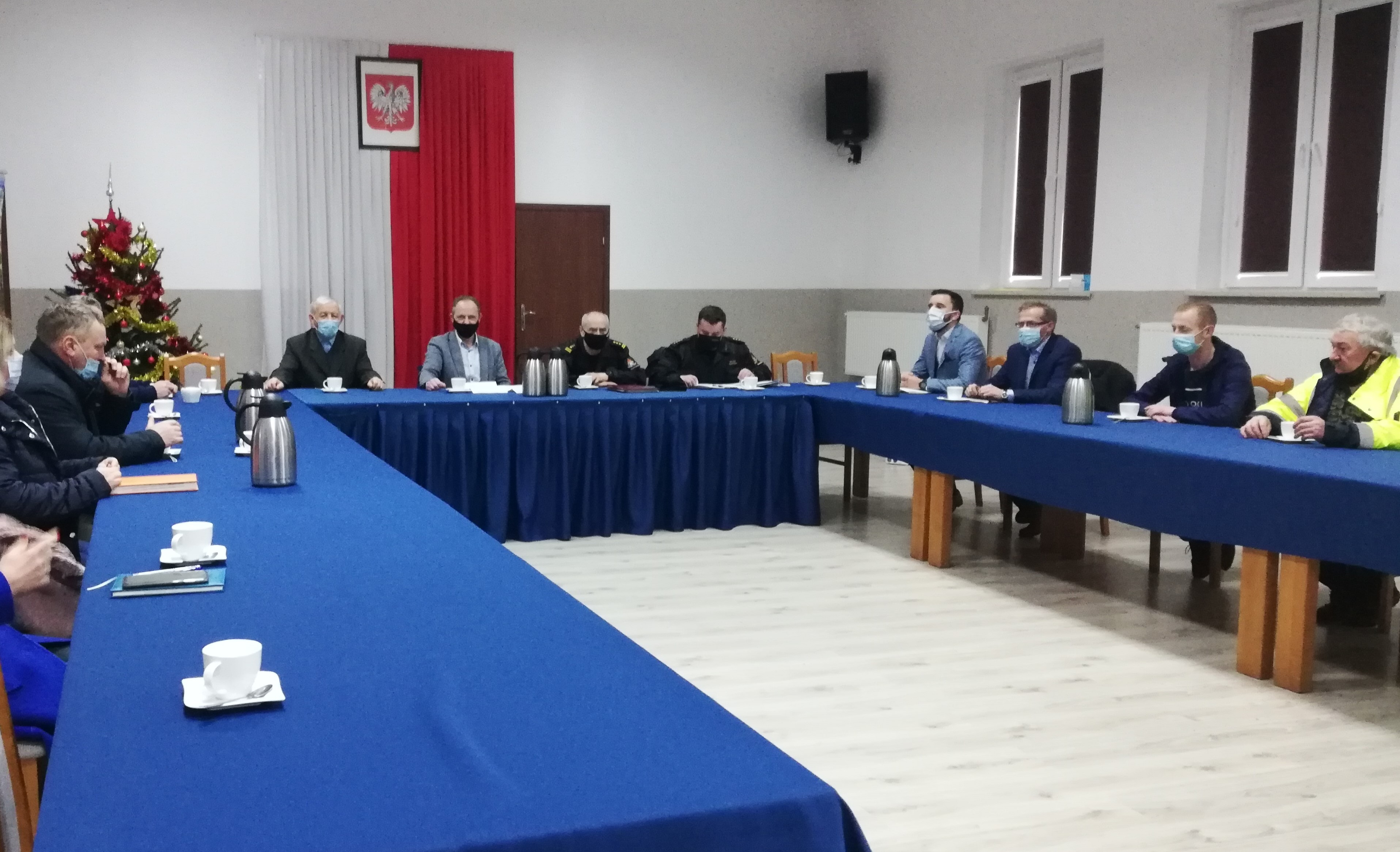 Spotkanie w Gminnym Ośrodku Kultury i Sportu w Radominie, na którym został omówiony program szczepień